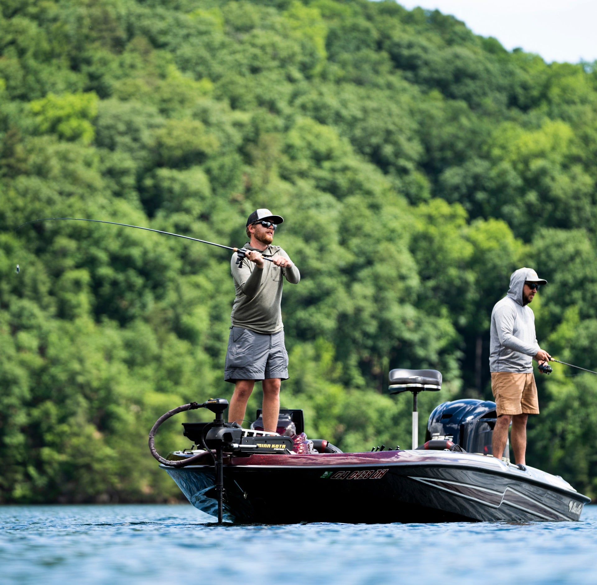 Contact_PureFishing_Casting_Image